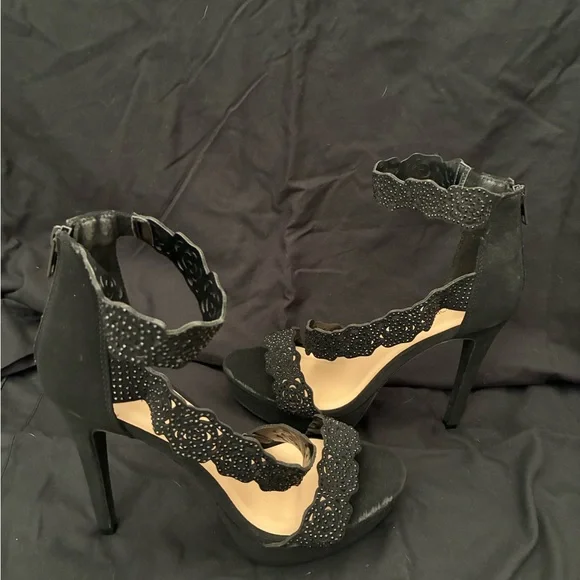 Marco Republic Elegant Heela with Lace Detailing - Picture 4 of 5